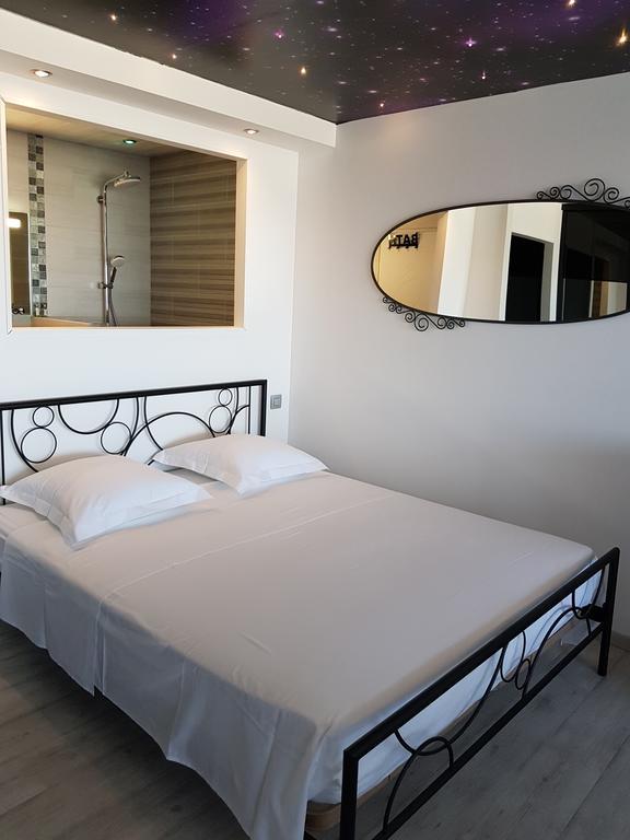 Studio Naturiste "Azur" Heliopolis C 64 Agde Eksteriør bilde
